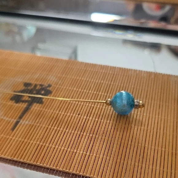 Pin For Scarf - Picture 2 of 3